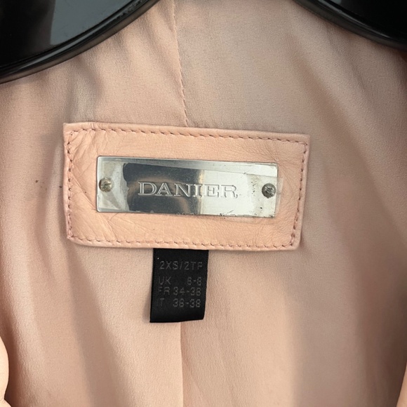 DANIER Women’s cream Leather Jacket - Picture 8 of 8
